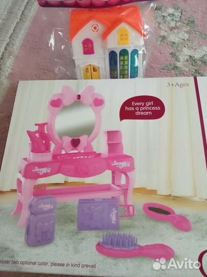 Столик с зеркалом для девочек