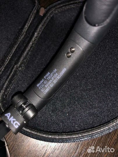 Наушники Mercedes