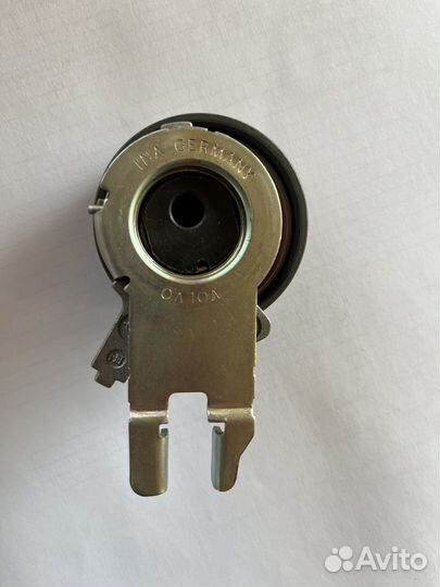 Ролик ремня грм Volvo 30637955 оригинал