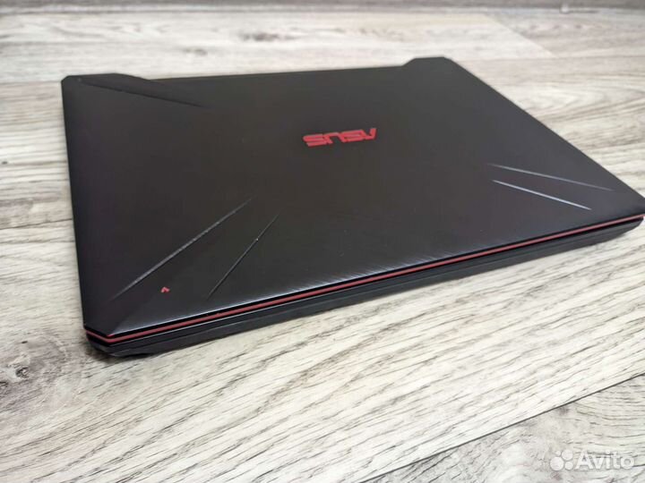 Asus TUF gaming AMD Ryzen5 AMD Radeon RX 560X 4gb