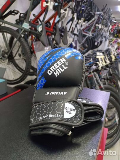 Перчатки для единоборств новые