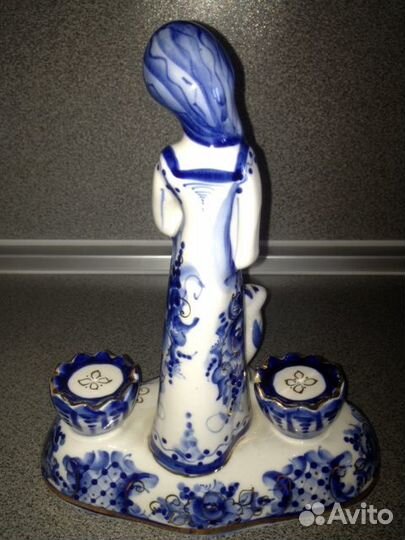 Фарфоровый подсвечник Гжель