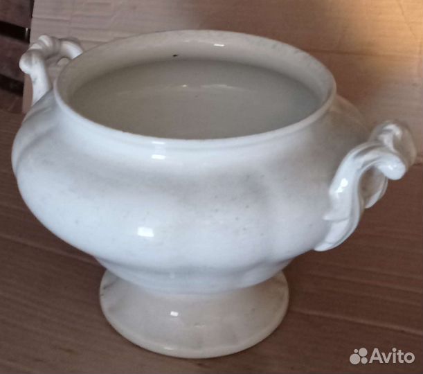 Фарфоровая супница