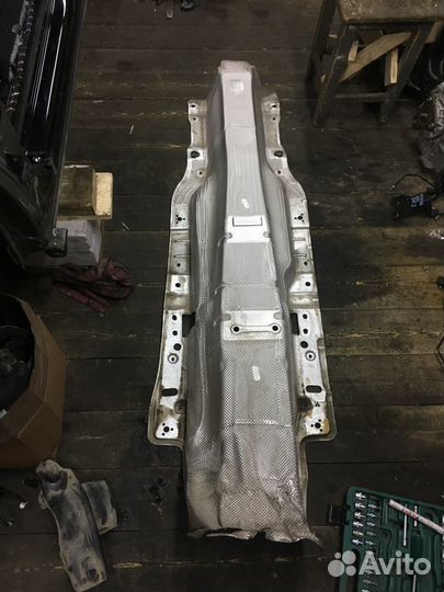 Экран тоннеля кузова Фольцваген Тигуан 2