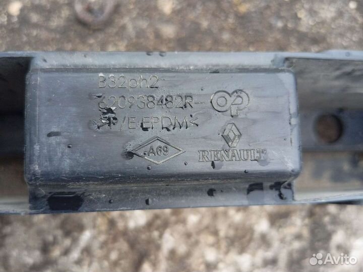 Крепления переднего бампера Renault Megan