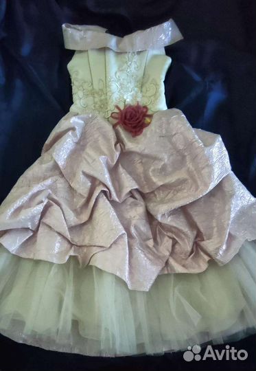 Платье на девочку 6-8лет