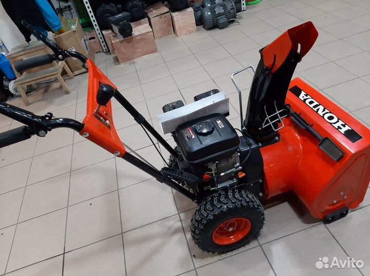Снегоуборщик бензиновый Honda