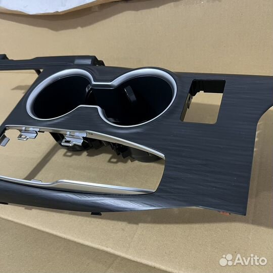 Центральная консоль Камри 75 2021