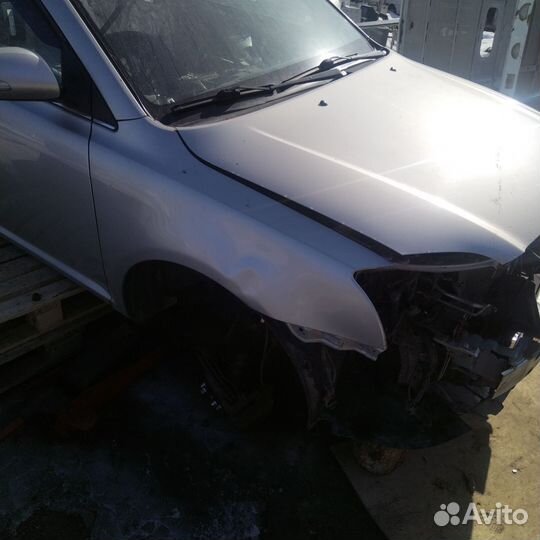 Запчасти на toyota avensis