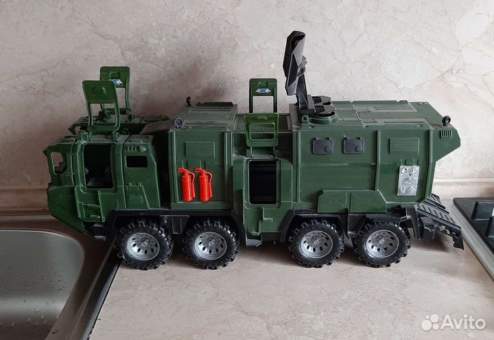 Игрушка машина военный тягач