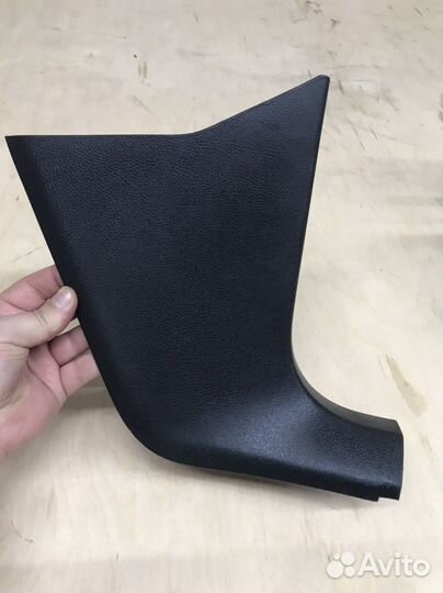 Накладка правого порога Passat CC