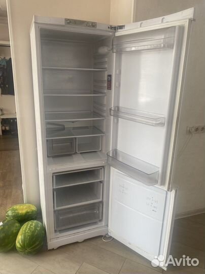 Холодильник hotpoint ariston бу