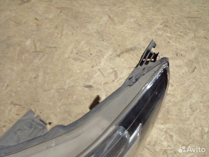 Фара левая Toyota Hilux c 2015 галоген дефект