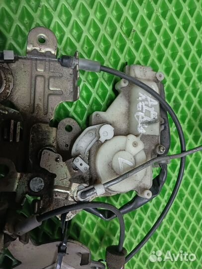 Замок задней двери на mazda MPV 2