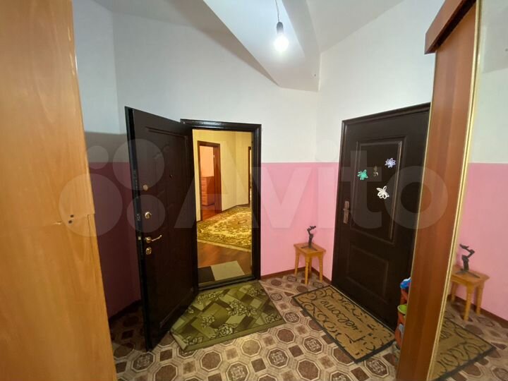 2-к. квартира, 76,3 м², 2/3 эт.