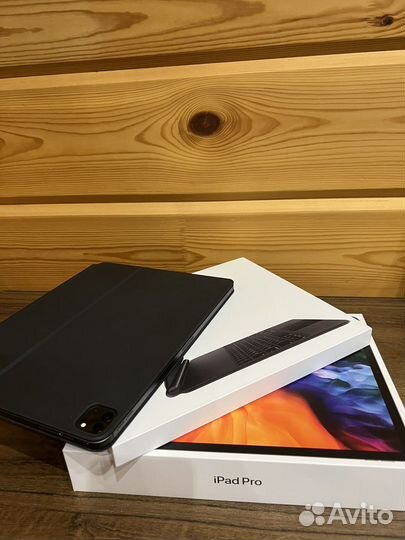 Apple iPad Pro (4-го поколения) Wi-Fi + Cellular