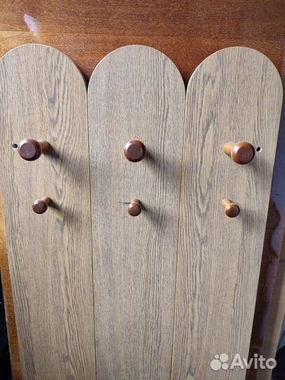 Вешалка настенная