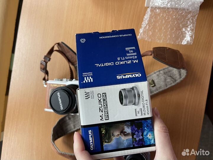 Olympus pen e pl8 + два объектива (кит и 45 мм)
