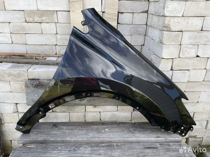 Крыло на toyota rav 4