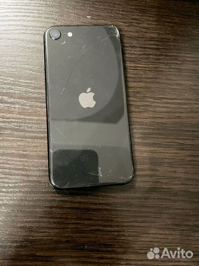 iPhone SE, 64 ГБ