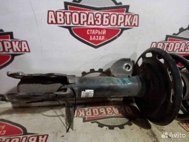 Стойка передняя левая Toyota Aqua NHP10 1nzfxe