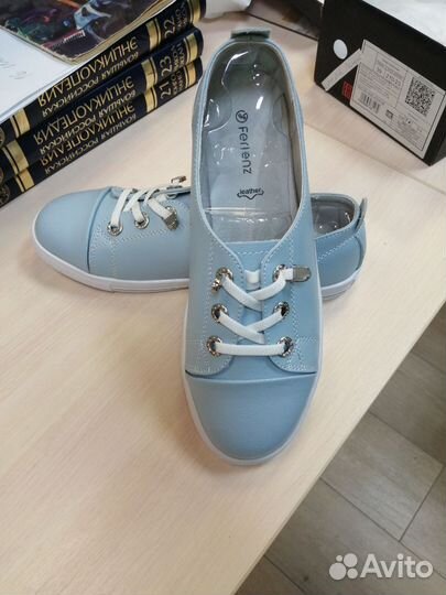 Слипоны женские кожаные балетки спортивные