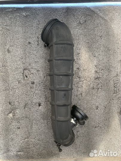 Патрубок воздушного фильтра Hyundai SantaFe Trajet