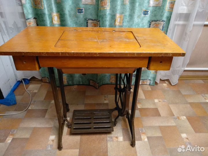 Швейная машина Подольск ножная