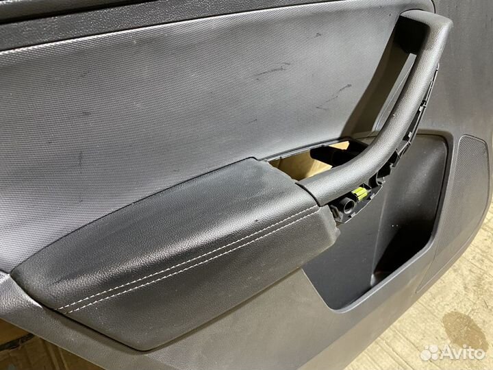 Обшивка двери задней Skoda Rapid 60U867023