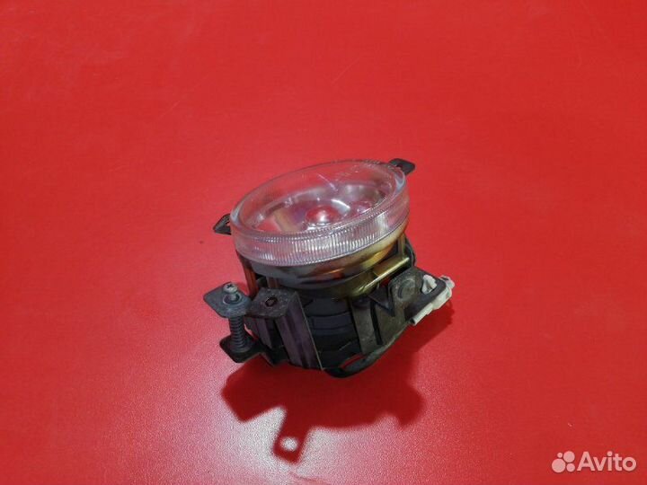 Фара противотуманная передняя левая Mitsubishi