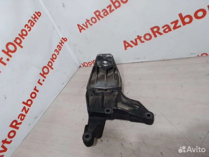 Кронштейн двигателя Opel Vectra B