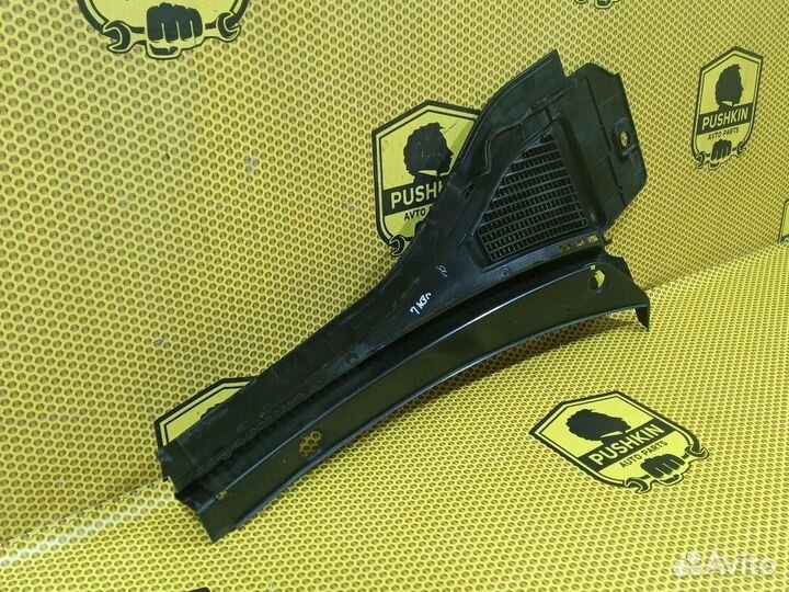 Водосток лобового стекла жабо левый Volkswagen