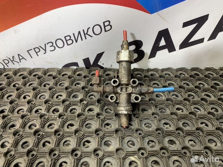 1195182418 Кран управление тормозами прицепа