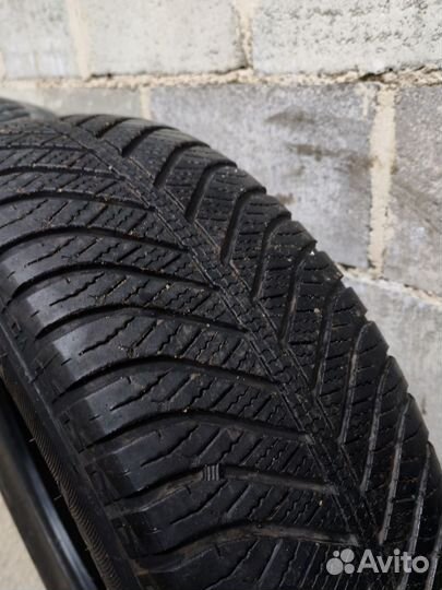 Goodyear Vector 4Seasons 195/65 R15 91H