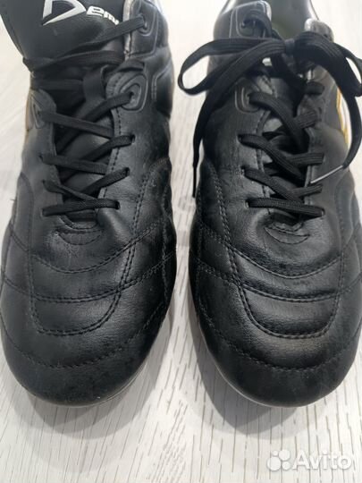 Футбольные бутсы