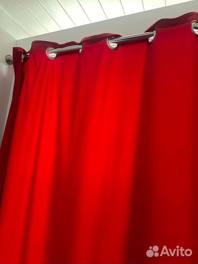 Шторы красные
