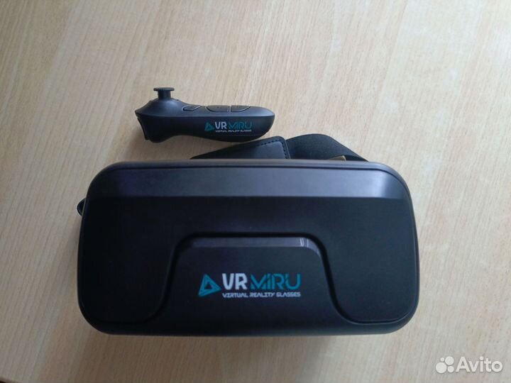 Очки виртуальной реальности с контроллером miru