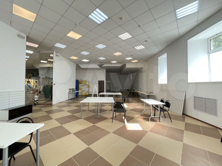 Помещение свободного назначения, 305 м²