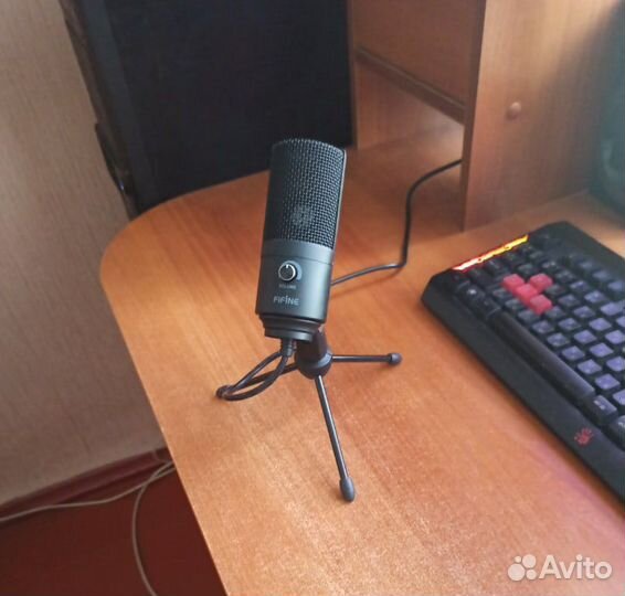 Конденсаторный микрофон для игр и блогерства