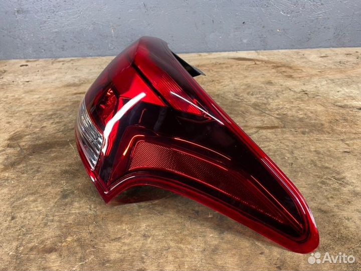 Фонарь задний правый Mitsubishi Outlander 3 GF