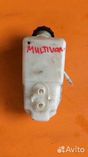 Бачек тормозной жидкости на VW Multivan