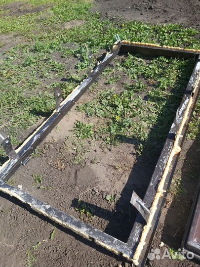 Дверь входная металлическая правая бу