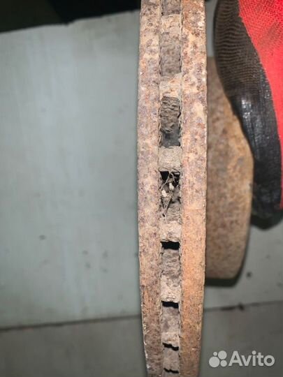 Диск тормозной передний Nissan Primera P11 cедан