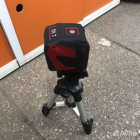 Лазерный нивелир Elitech пл 7