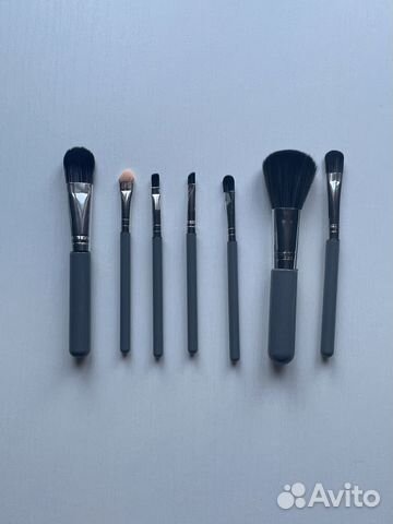 Кисти для макияжа в кейсе