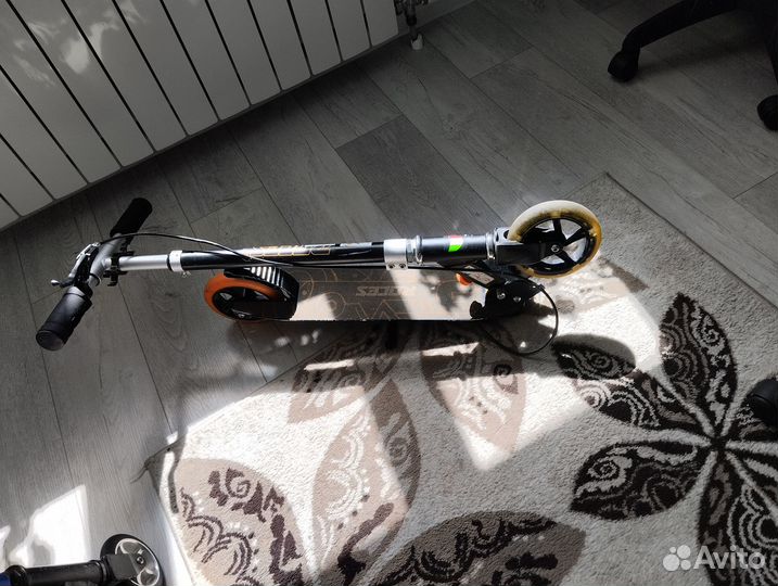 Детский самокат городской