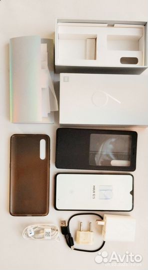 Xiaomi Mi 9, 8/128 ГБ