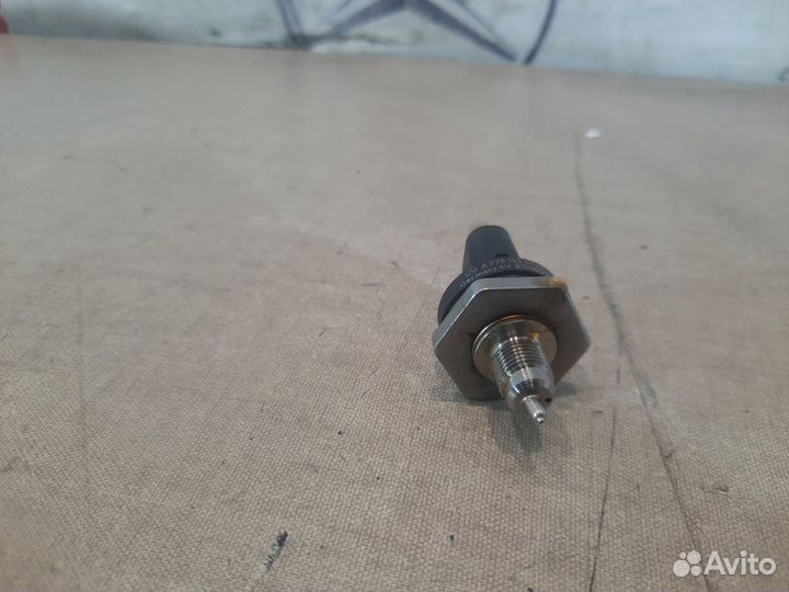 Датчик давления топлива Mercedes A180 W176 270.910