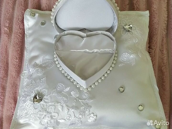 Подушечка для колец с шкатулкой