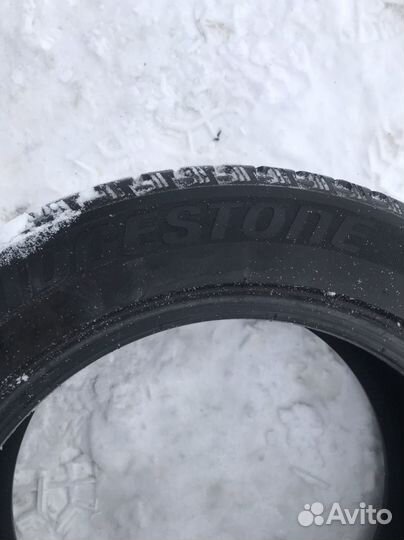 Bridgestone Blizzak Spike-01 215/55 R16 93T